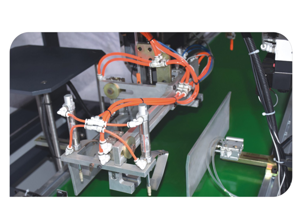 自動(dòng)打扣機(jī)